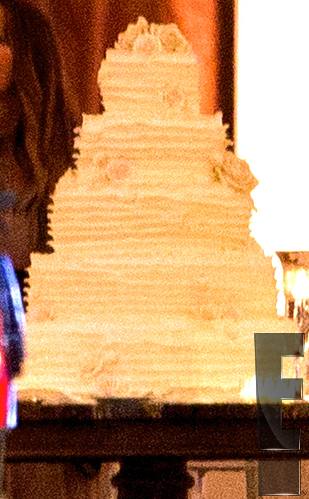 Exclusive See The First Pics From Jamie Lynn Spears Wedding E Online